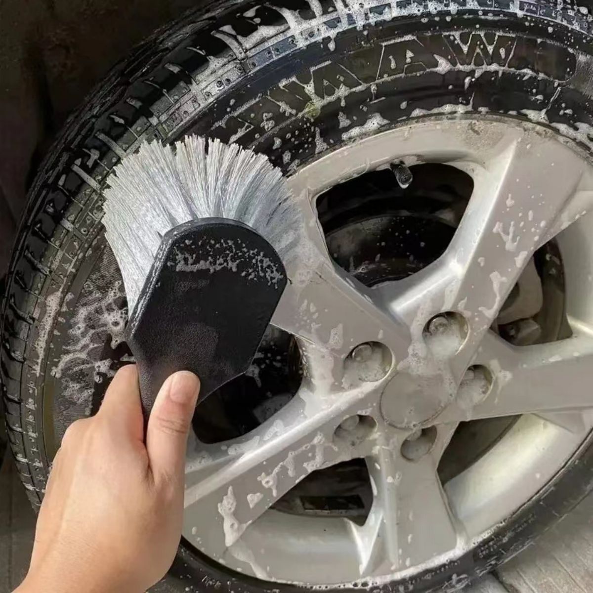 Escova de Limpeza de Rodas de  - Car Detailing Brush avaliação e preço